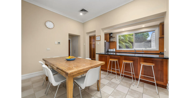 Stylish 5-Bedroom, 3-Bathroom Family Home with Outdoor Entertaining & Spa Retreat - Photo 1