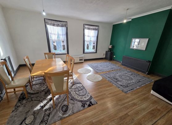 4 Bed Flat, Walton, L4 - Photo 1