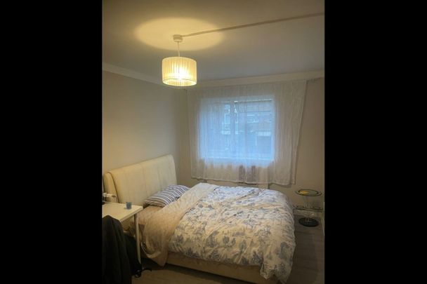 Room in a Shared Flat, Fairview Road, SW16 - Photo 1