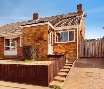 3 bedroom semi-detached bungalow to rent - Photo 1