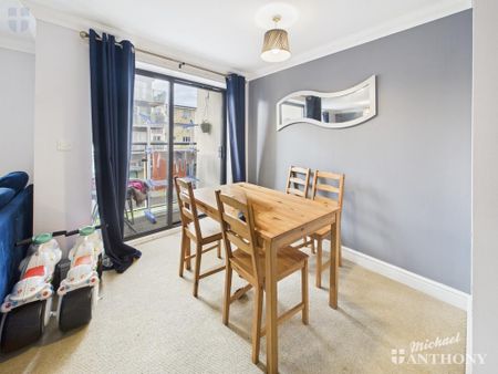 2 bedroom flat to rent - Photo 2