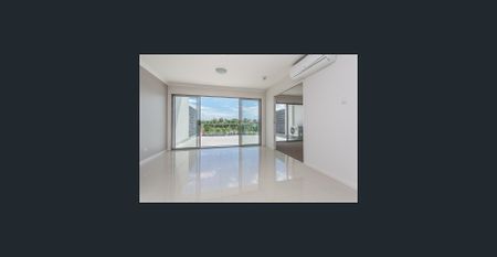 Beautiful One Bedroom with a Large Balcony Overlooking Lake Eden - Photo 2