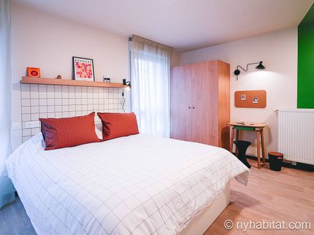 Logement à Paris, Location meublée - Photo 2