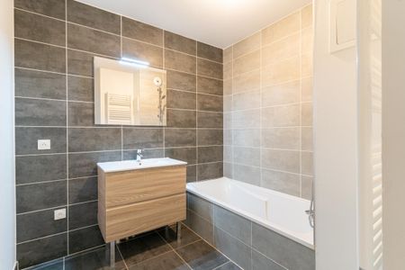 Location Appartement 3 pièces 69m² ANNECY LE VIEUX 74940 - Photo 3