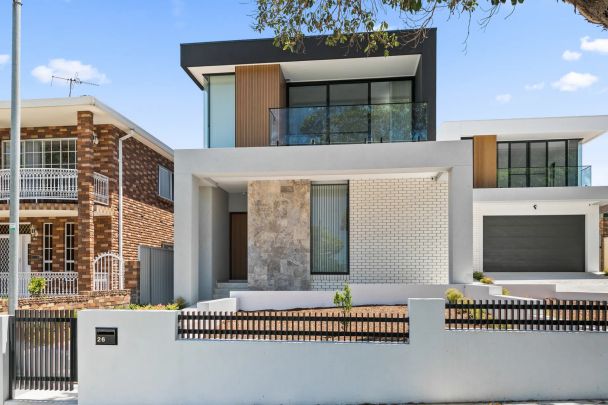 Exceptional Luxury Home: Lovely Natural Light, High Ceilings, Swimming Pool, Large Backyard & Just A Short Walk To Local Amenities! - Photo 1