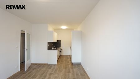 Pronájem bytu 2+kk v osobním vlastnictví 39 m², Praha 10 - Vršovice - Фото 2