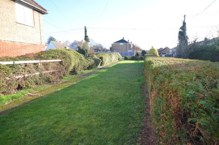 3 bedroom end of terrace house to rent - Photo 3