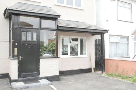 Studio to rent - Photo 5