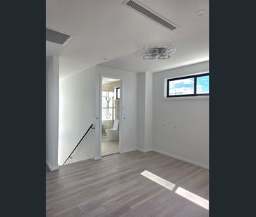 Single room with attached bathroom available for RENT ...... $300+ ... - Photo 6