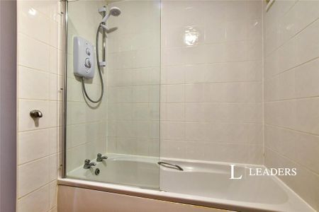 2 bedroom flat to rent - Photo 3