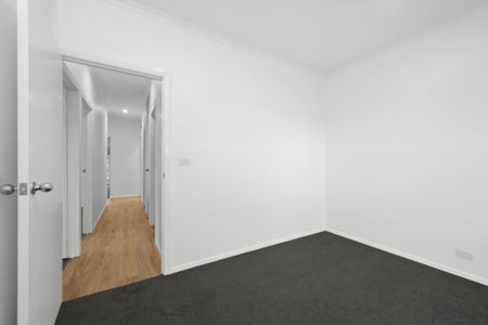 Renovated 3 Bedroom Townhouse in Great Location - Photo 4