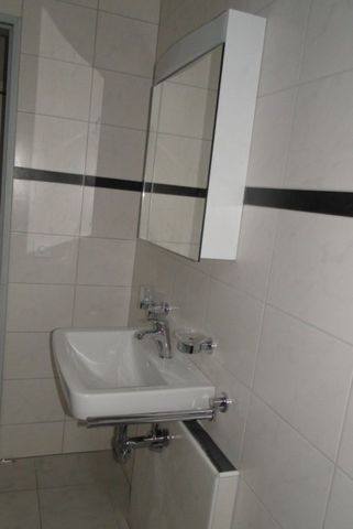 per sofort zu vermieten: helle 3.5 Zi-Wohnung im EG an zentraler Lage, mit eigener Waschmaschine, Bielstrasse 110 in 2540 Grenchen - Photo 4