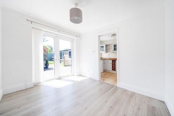 3 bedroom semi-detached house to rent - Photo 1