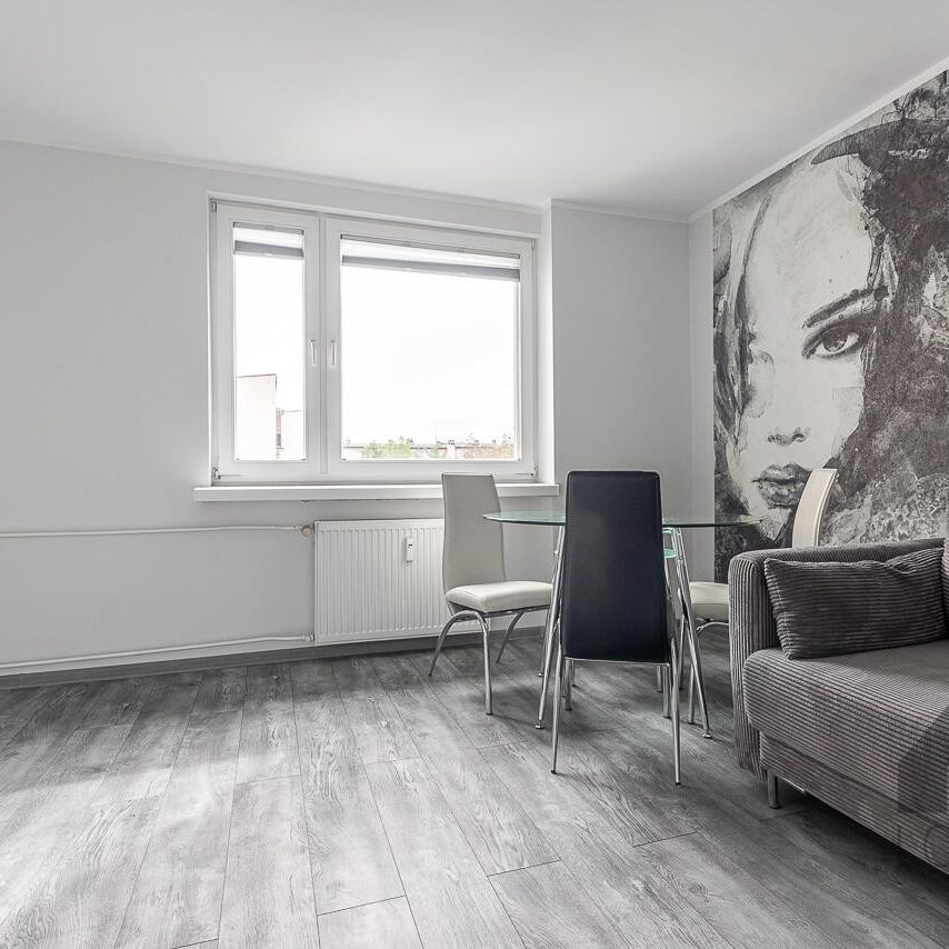 Przytulna i wyposażona kawalerka na osiedlu Stałym w Jaworznie do wynajęcia - Photo 1