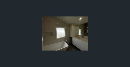 Contemporary 2 Bedroom Home Railway Estate Location - Photo 2