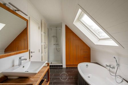 Charmante en ruime villa met tuin op wandelafstand van het dorpscentrum Sint-Martens-Latem - Photo 2