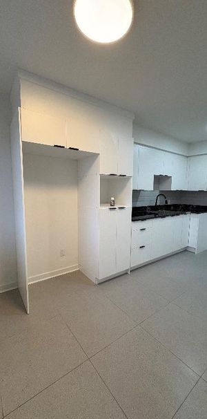 À louer appartement 4-1/2 non chauffé 3e étages - Photo 1