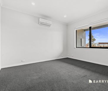 Stylish Two-Bedroom Living in Wollert - Photo 1