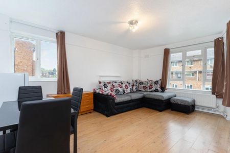 3 bedroom flat to rent - Photo 2