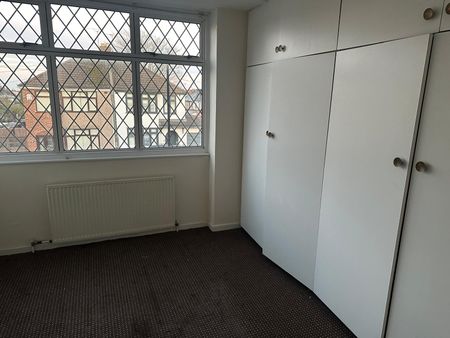 3 bedroom house on Caludon Park, Coventry, CV2 5EH - Photo 4