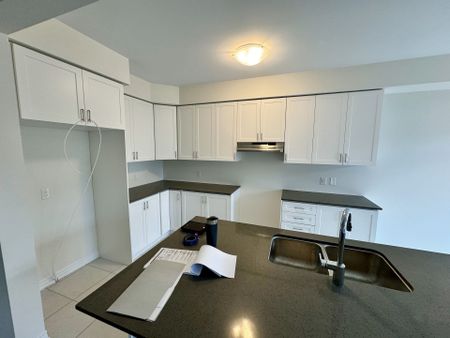For Lease - 183 Broadacre Drive, Kitchener, Ontario - Photo 3