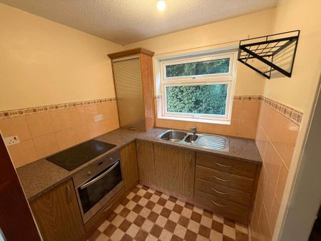 2 bedroom end of terrace house to rent - Photo 5