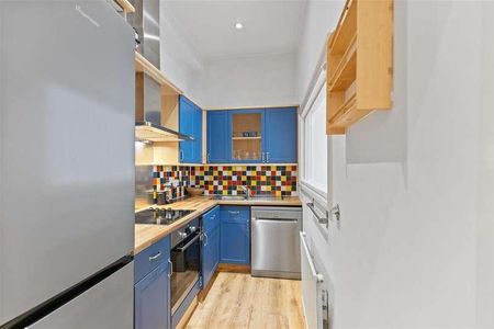 Greencroft Gardens. South Hampstead, NW6 - Photo 2