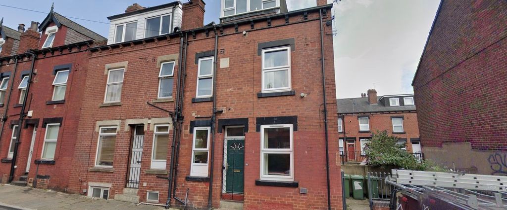 2 Bedroom End Terraced House for rent in Thornville Road - Photo 1