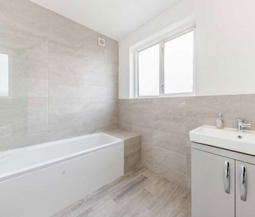 3 bedroom semi-detached house to rent - Photo 4