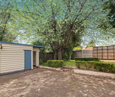 Character Filled Californian Bungalow in the heart of Mitcham! - Photo 4