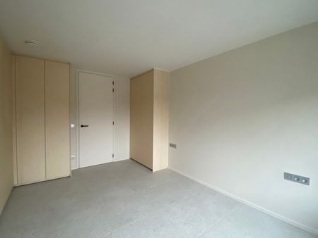Volledig gerenoveerd duplex appartement in het centrum - Photo 2