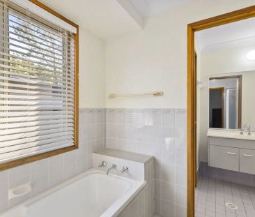 “Neat & Tidy 2-Bedroom Villa with Private Courtyard” - Photo 4