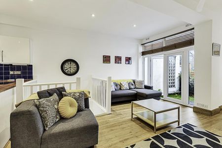 2 bedroom flat to rent - Photo 4