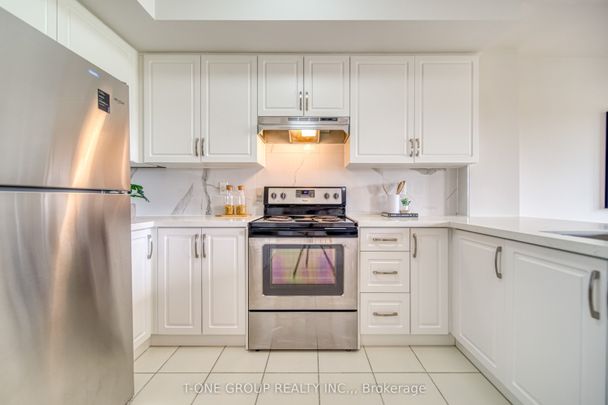 For Lease - 11 Eaton Park Lane Unit# 12, Toronto, Ontario - Photo 1