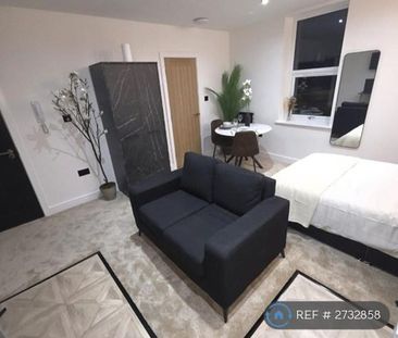 1 bedroom in a house share to rent - Photo 1