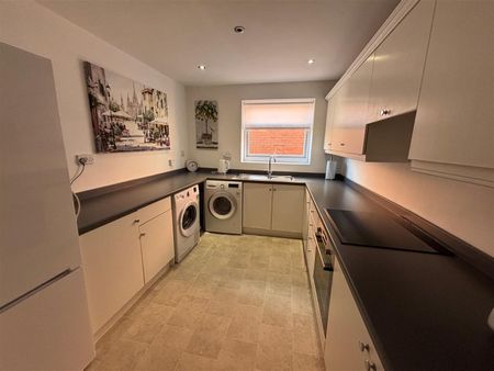 2 bedroom Flat to let - Photo 4