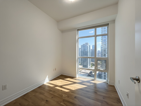 $2,199 / 2 br / 1 ba / 81 robinson st unit 809 - Photo 4
