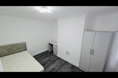Room in a Shared House, Hazelwell Street, B30 - Photo 3