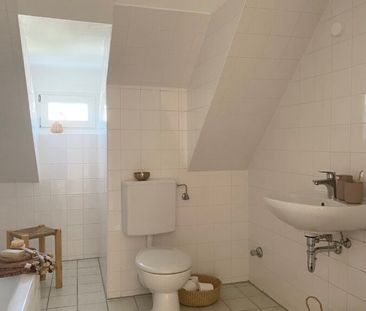 2-Zimmer-Wohnung im 3 Stock ohne Lift. Bad mit (Badewanne und Fenst... - Photo 1