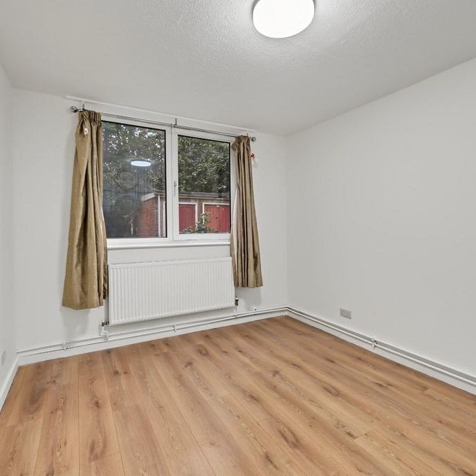 3 bedroom flat to rent - Photo 1