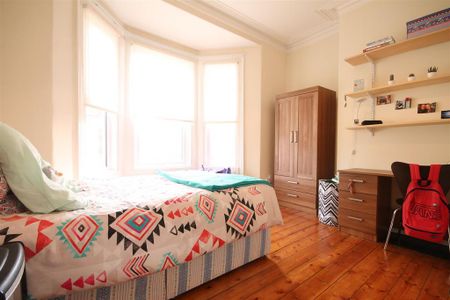 3 bedroom apartment to rent - Photo 3