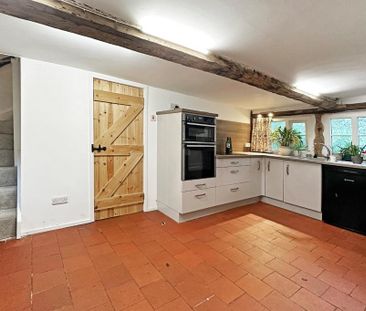 2 bedroom semi-detached house to rent - Photo 6