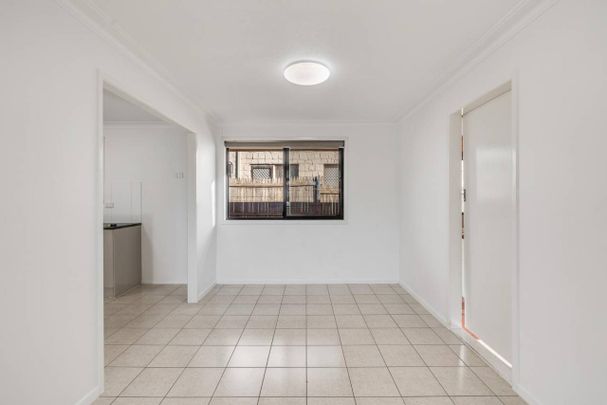 Neat & Tidy Home - Minutes from the CBD - Photo 1