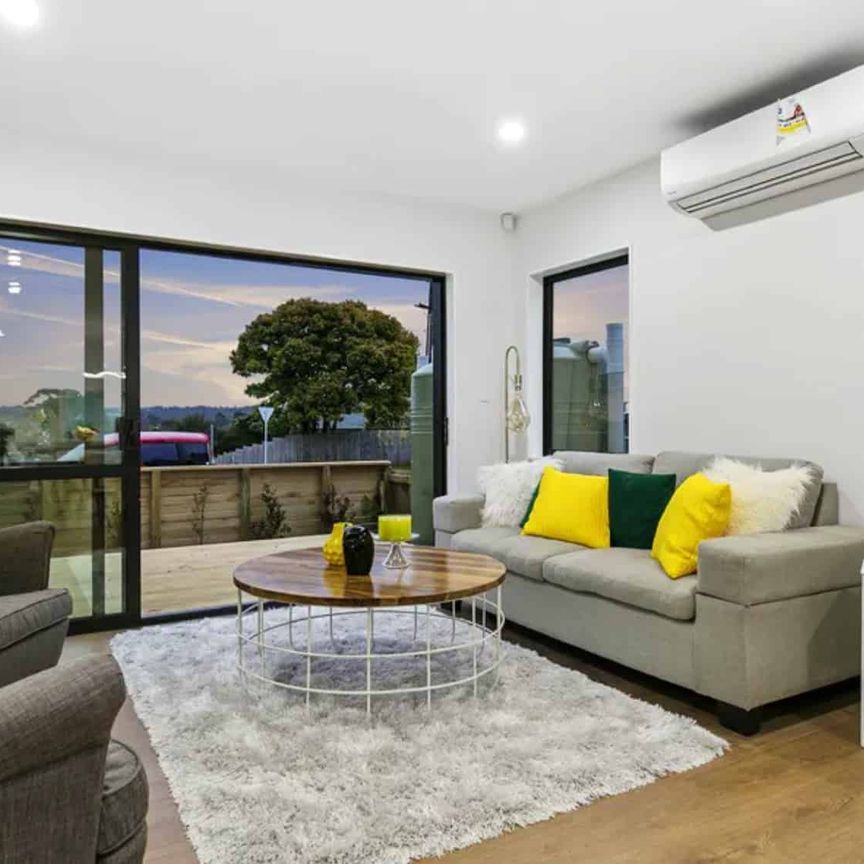 Looking for a modern home built in the ever so convenient Henderson? Look no further. - Photo 1