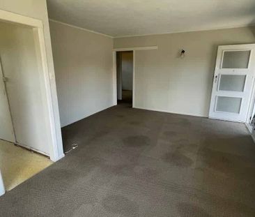 Two bedroom townhouse close to city - Photo 3