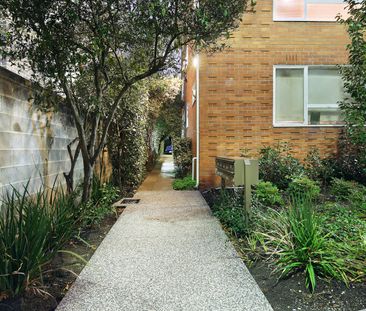 Great One Bed in Great Spot - Photo 2