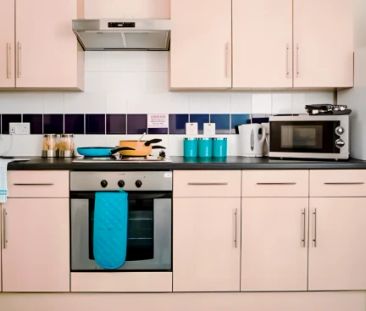 Cosy single bedroom close to James Cameron-Gifford Library - Photo 4