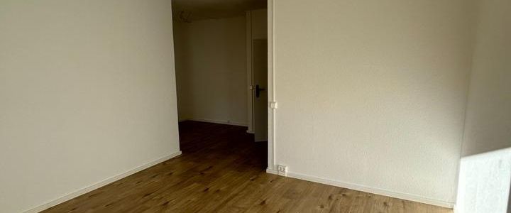WOHNTRAUM MIT 3 ZIMMERN - Balkon, modernes Bad & offene Küche - Foto 1