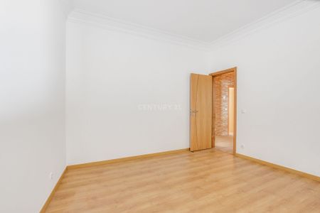 Apartamento T2+1 Com BOX para Arrendar no centro de Vila Franca de Xira - Photo 3