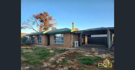 3-Bedroom Home for Rent in Burton! - Photo 3